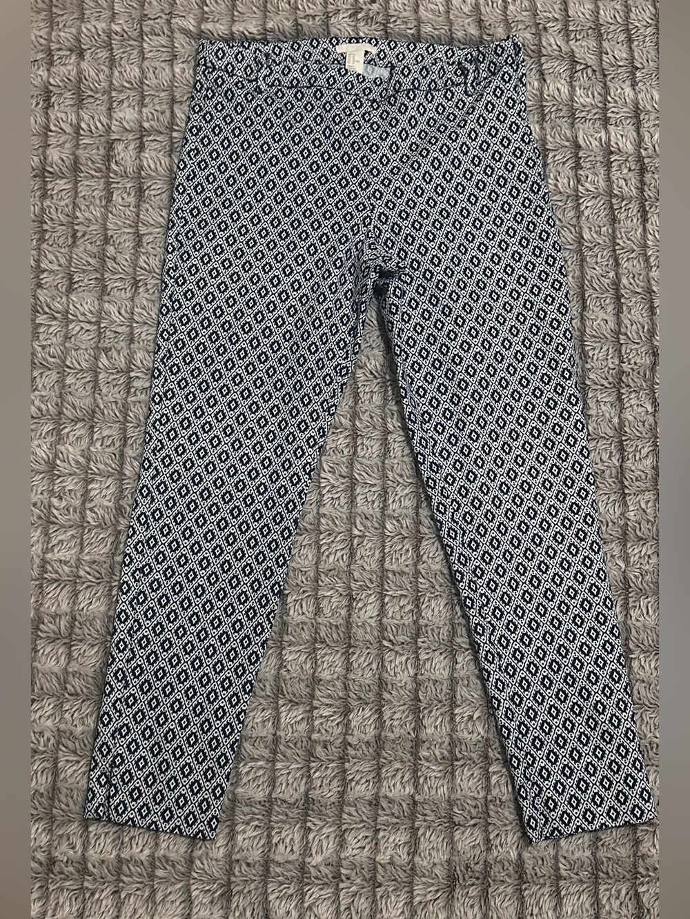 Black and White Diamond Print Slim Pants